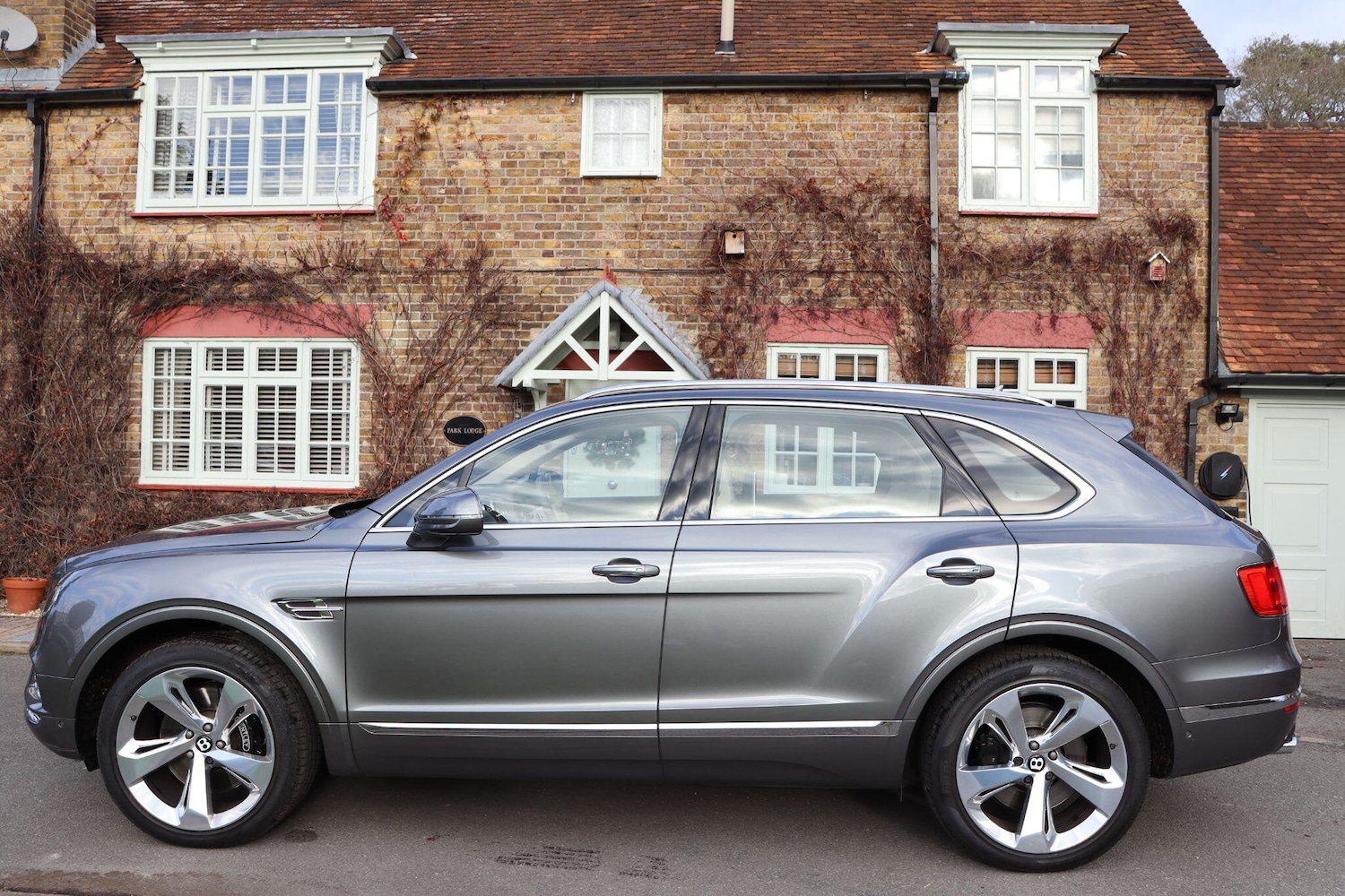 Used Bentley Bentayga 2018 for sale - 77052540: Photo 4