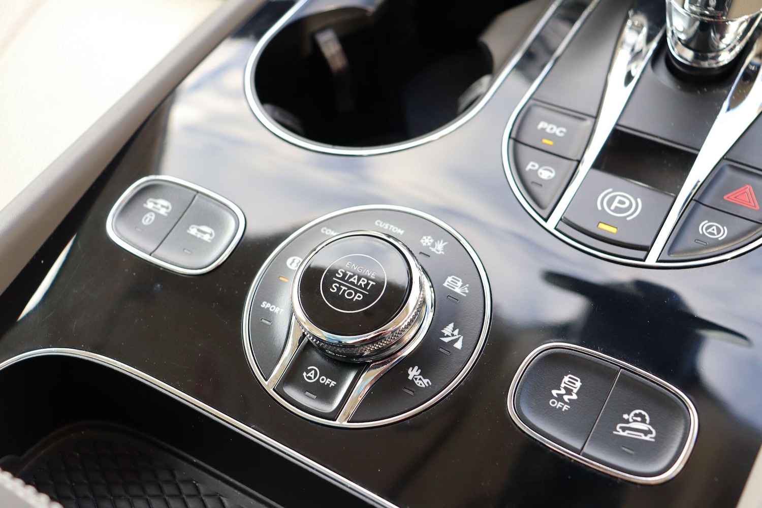 Used Bentley Bentayga 2018 for sale - 77052540: Photo 40