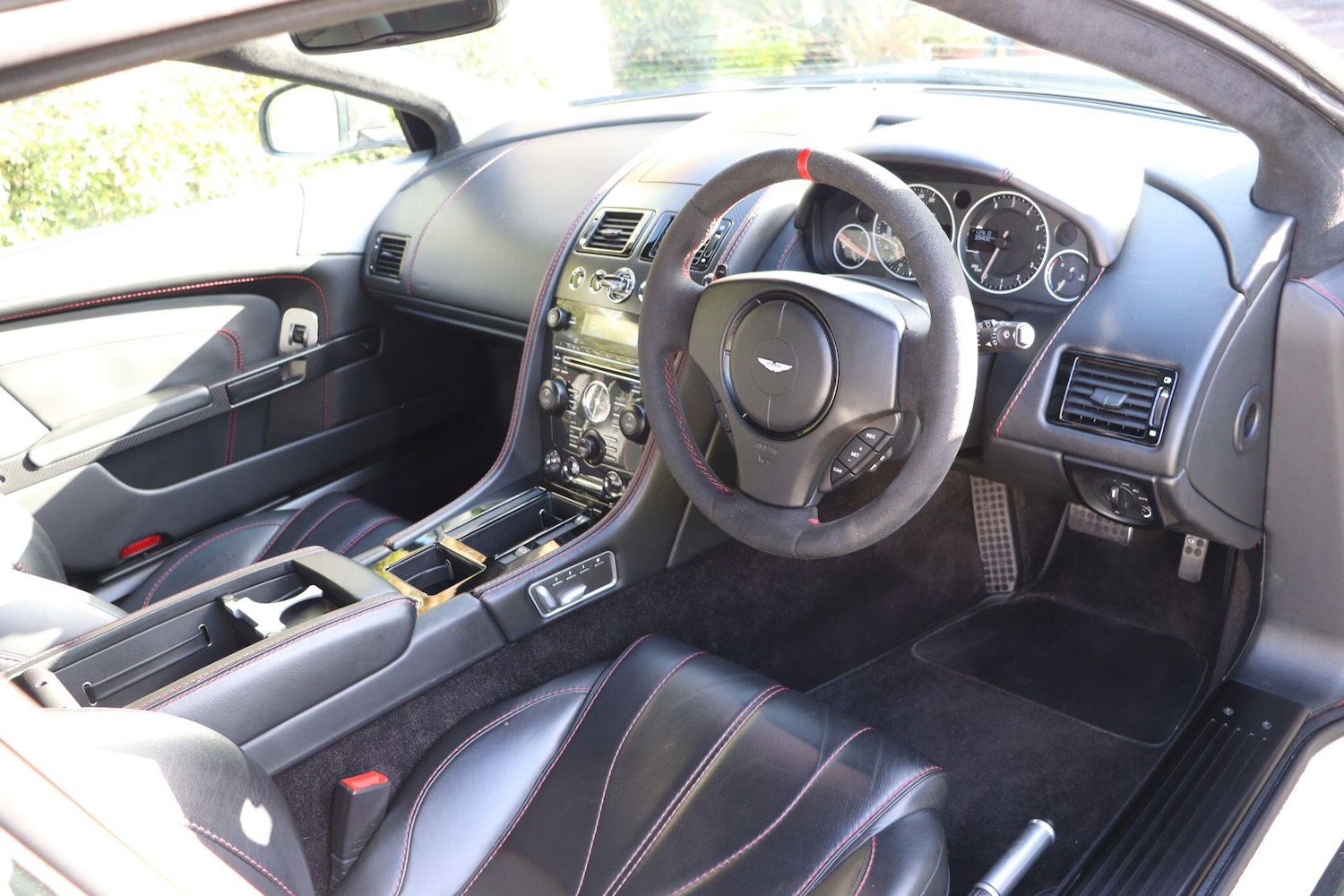Used Aston Martin DB9 for sale - 76167399: Photo 10