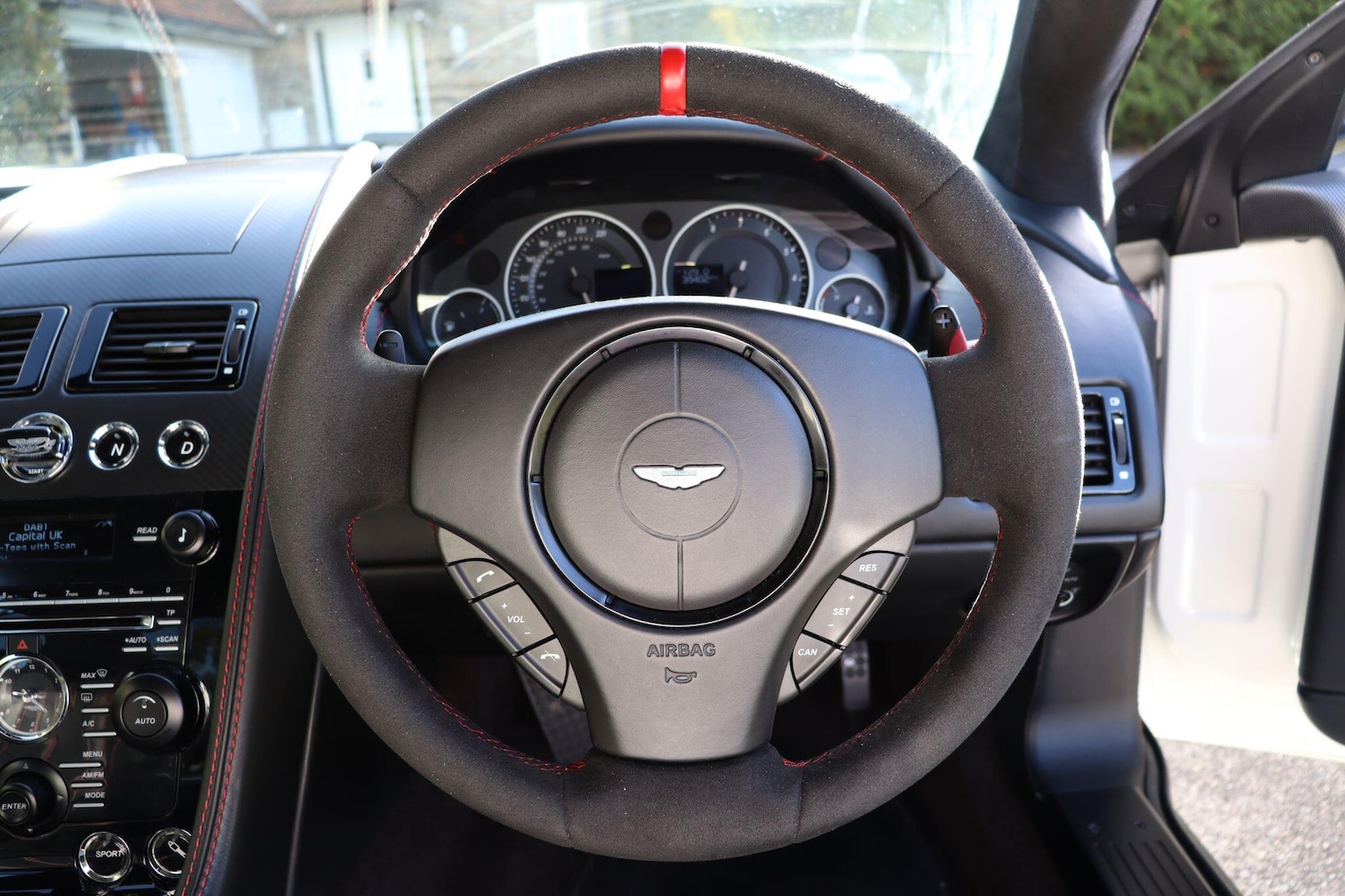 Used Aston Martin DB9 for sale - 76167399: Photo 12