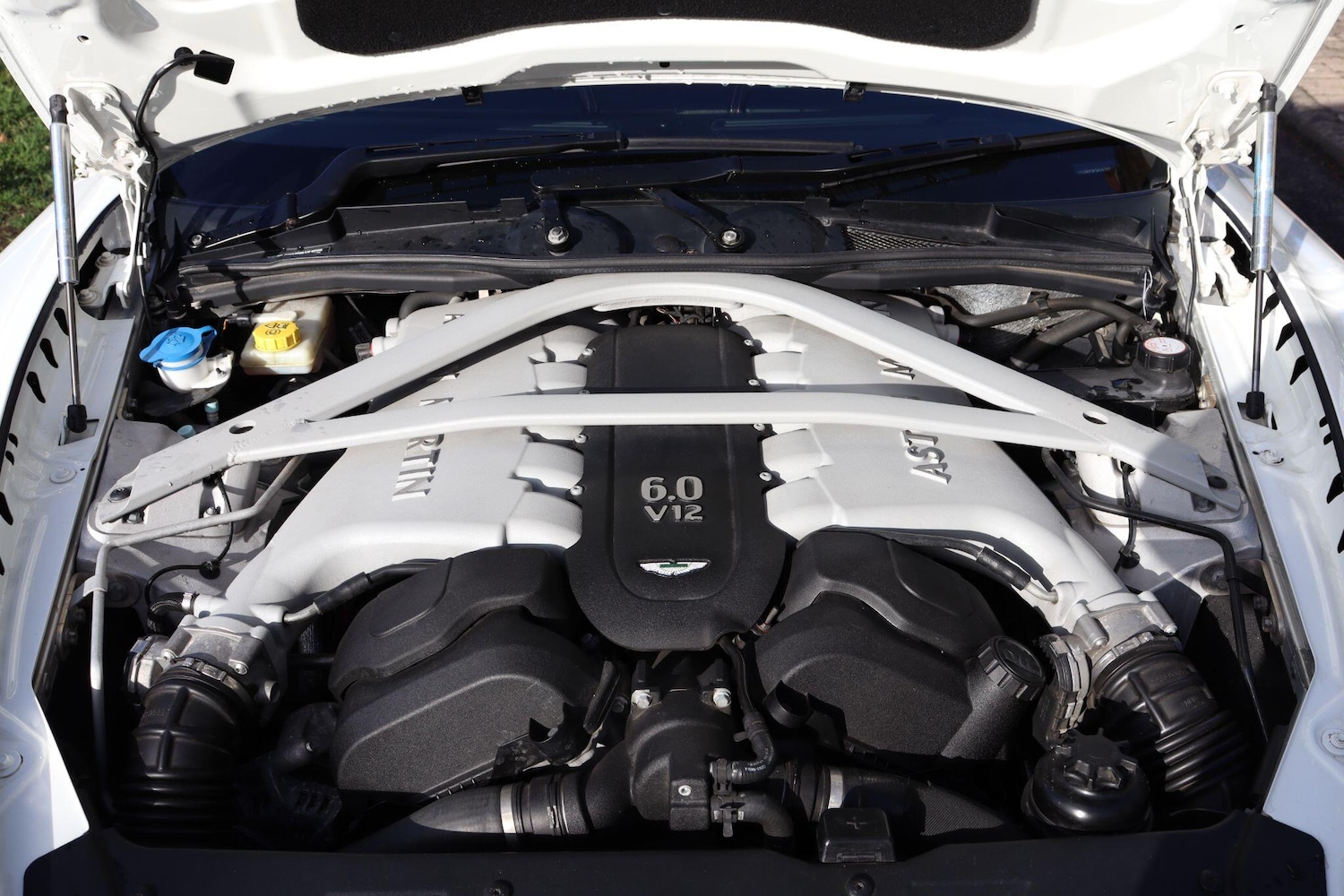 Used Aston Martin DB9 for sale - 76167399: Photo 27