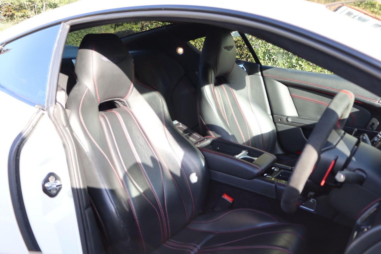 Used Aston Martin DB9 for sale - 76167399: Photo 9