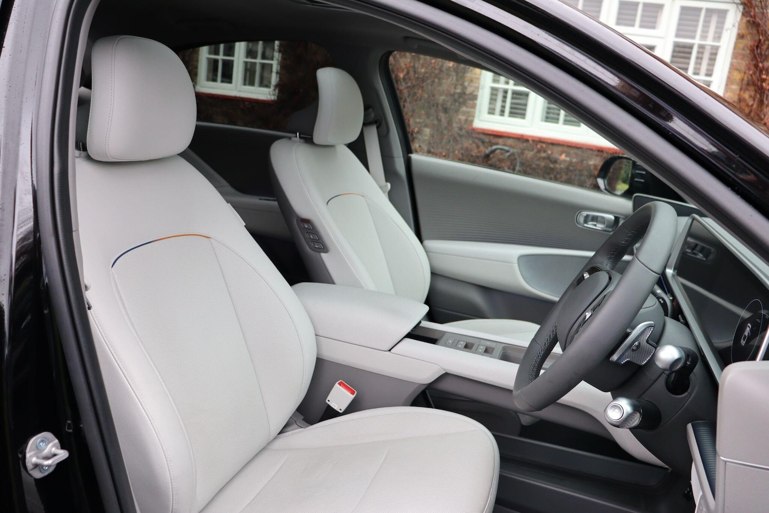 Used Hyundai IONIQ 6 2025 for sale - 77215751: Photo 2