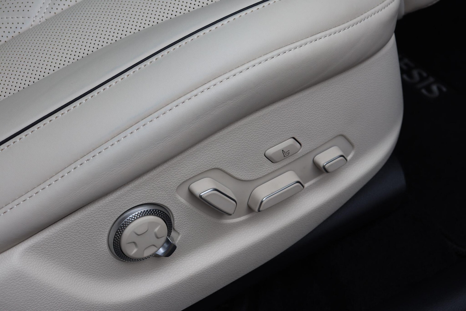 Used Genesis GV80 2025 for sale - 76432009: Photo 16