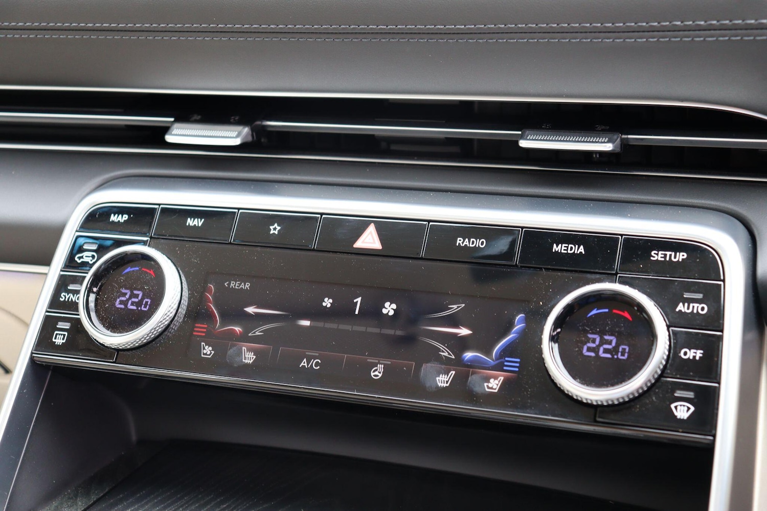 Used Genesis GV80 2025 for sale - 76432009: Photo 28