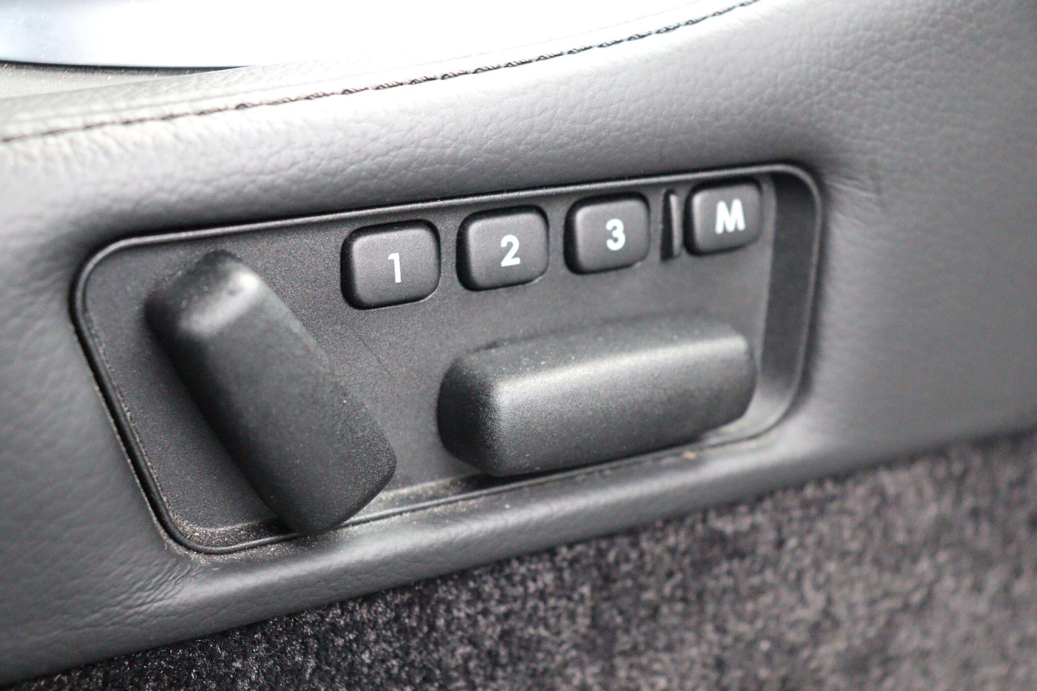 Used Aston Martin Vantage 2016 for sale - 76537772: Photo 11