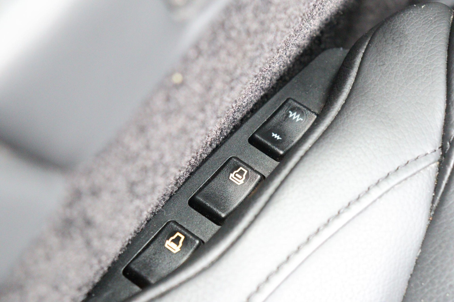 Used Aston Martin Vantage 2016 for sale - 76537772: Photo 12