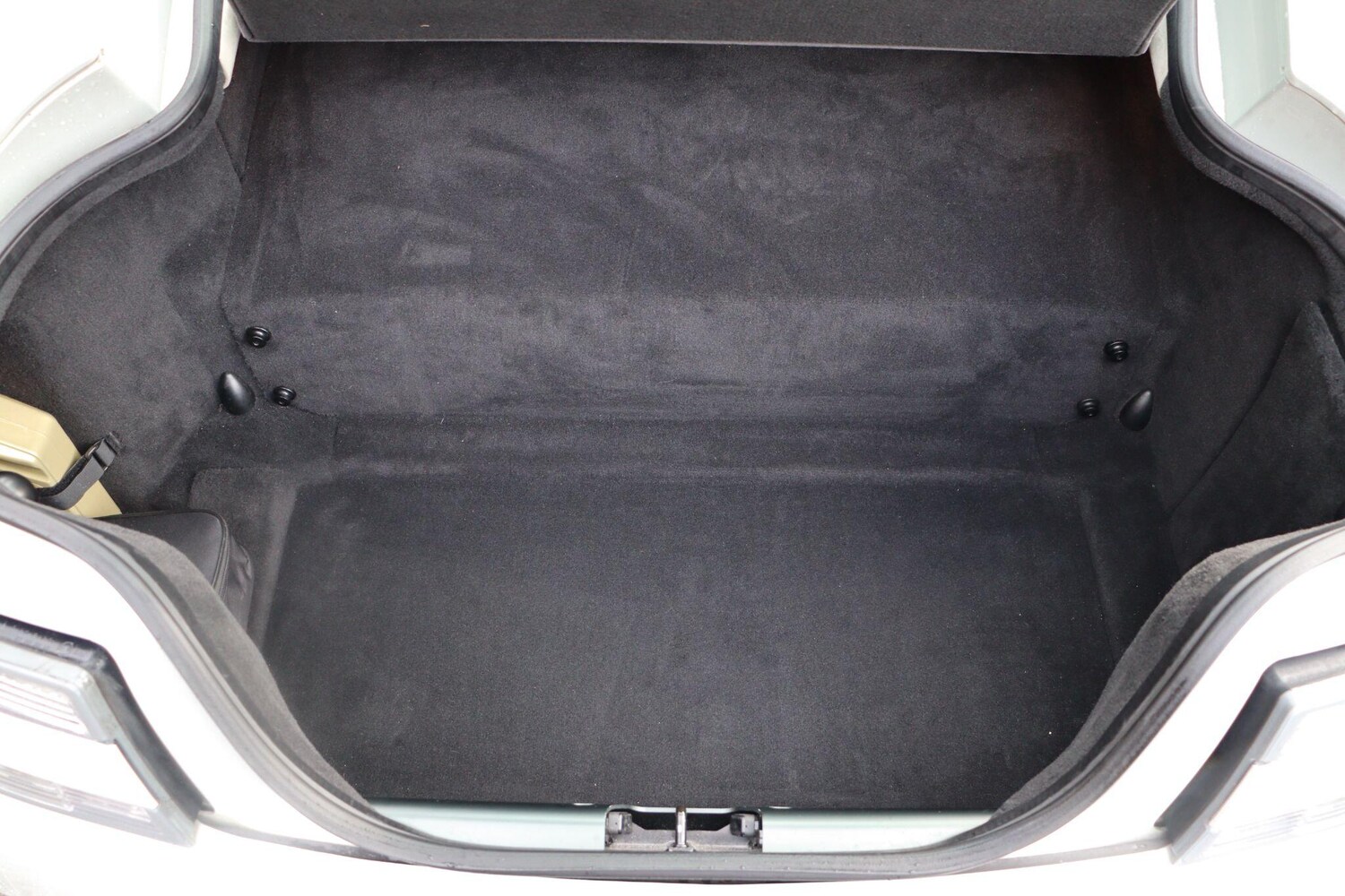 Used Aston Martin Vantage 2016 for sale - 76537772: Photo 19