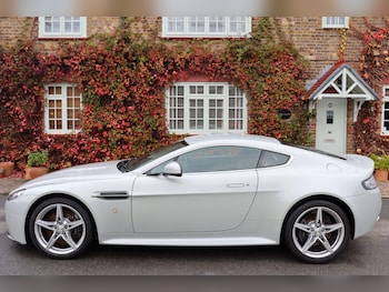 Used Aston Martin Vantage 2016 for sale - 76537772: Photo