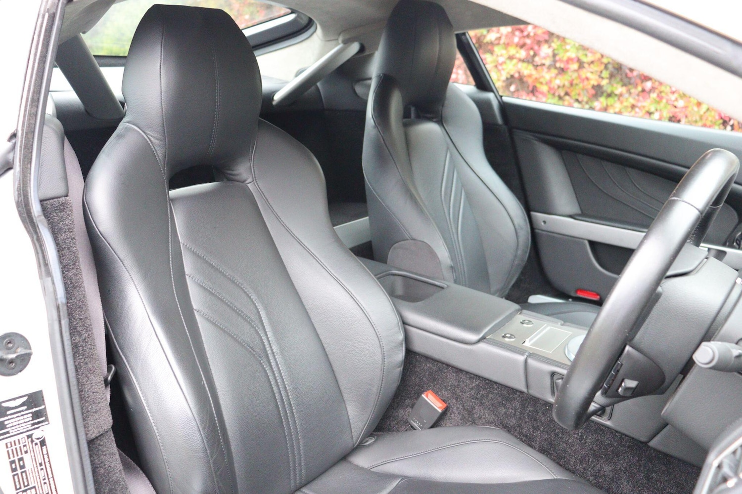 Used Aston Martin Vantage 2016 for sale - 76537772: Photo 9