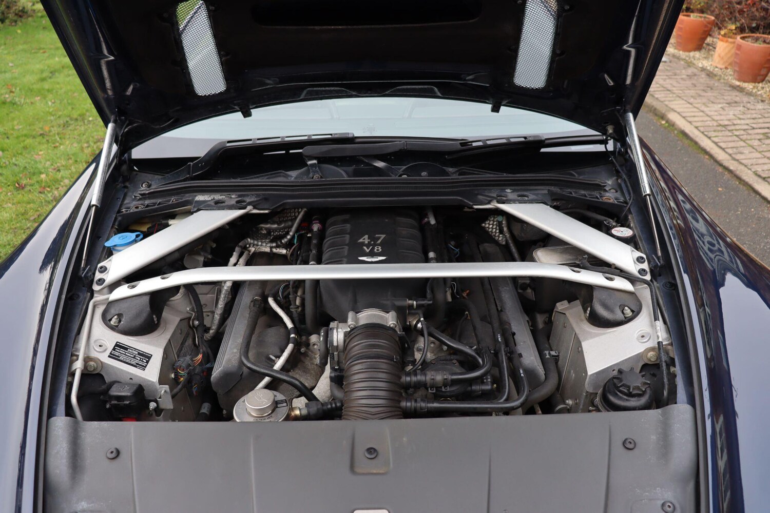 Used Aston Martin Vantage 2018 for sale - 77484379: Photo 25