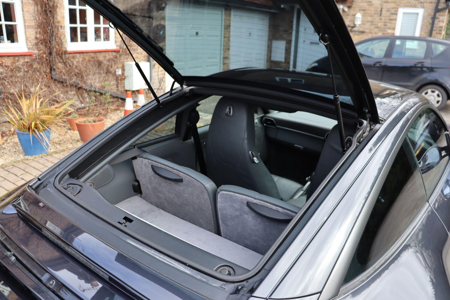 Used Porsche 911 2010 for sale - 77637562: Photo 33