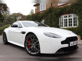 Used Aston Martin Vantage 2017 for sale - 76021043: Photo
