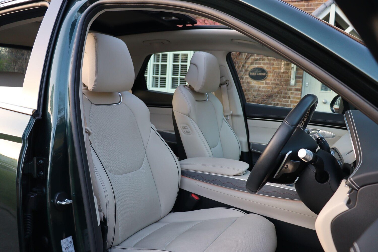 Used Genesis GV70 for sale - 77670666: Photo 11