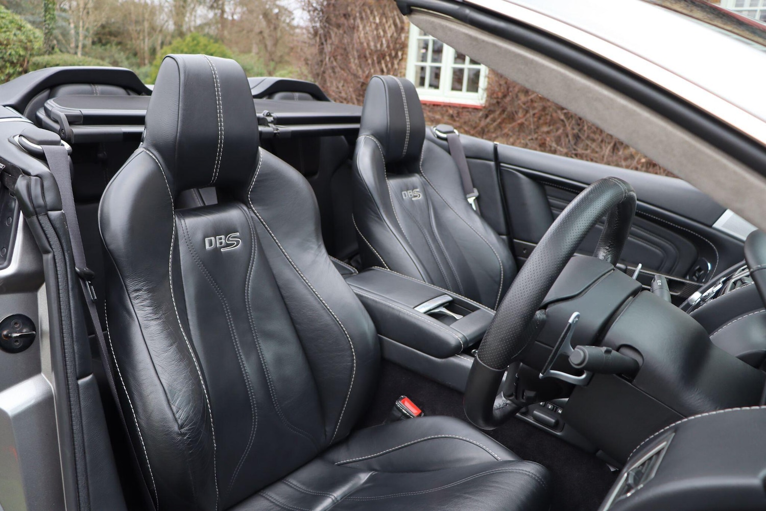 Used Aston Martin DBS 2009 for sale - 77709897: Photo 17