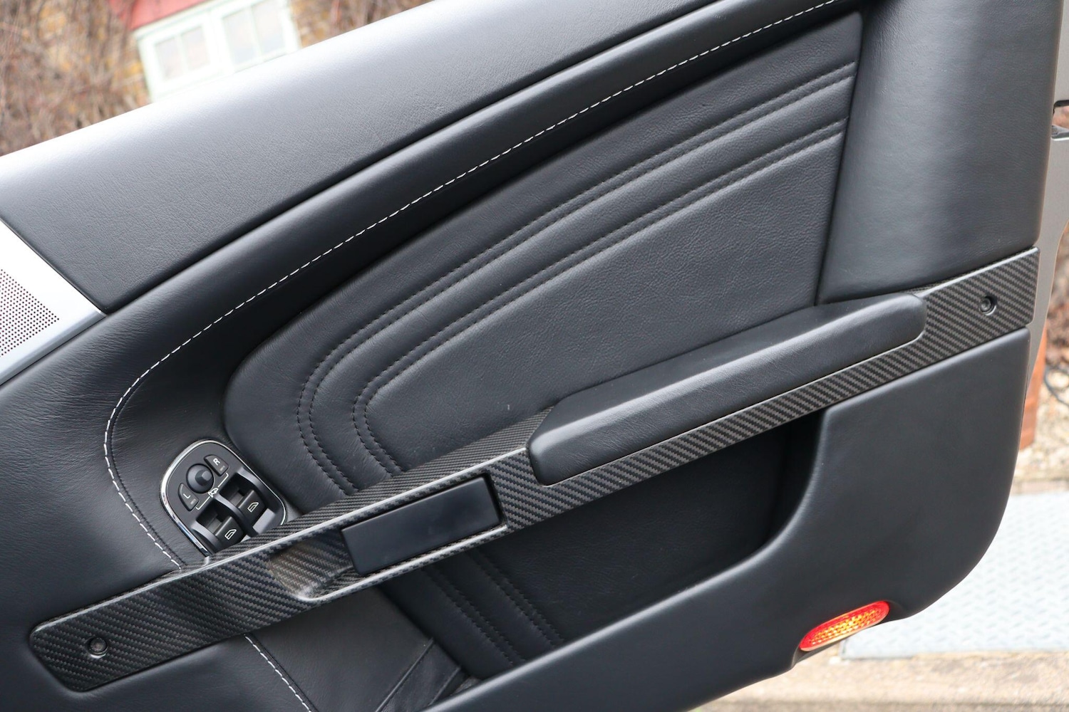 Used Aston Martin DBS 2009 for sale - 77709897: Photo 22