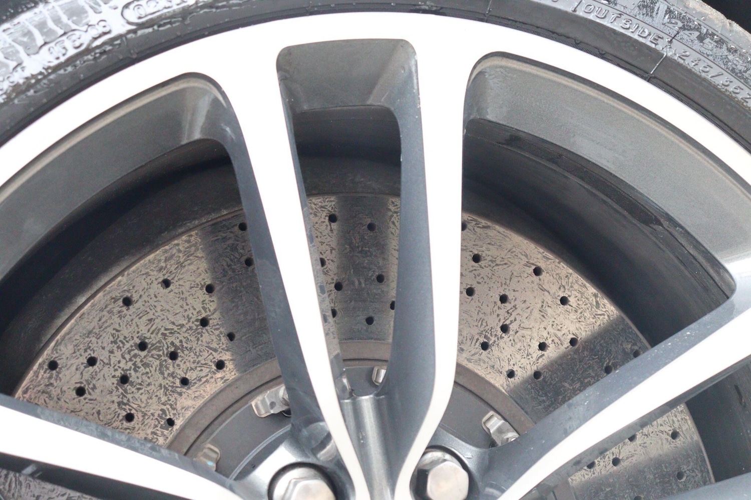 Used Aston Martin DBS 2009 for sale - 77709897: Photo 32