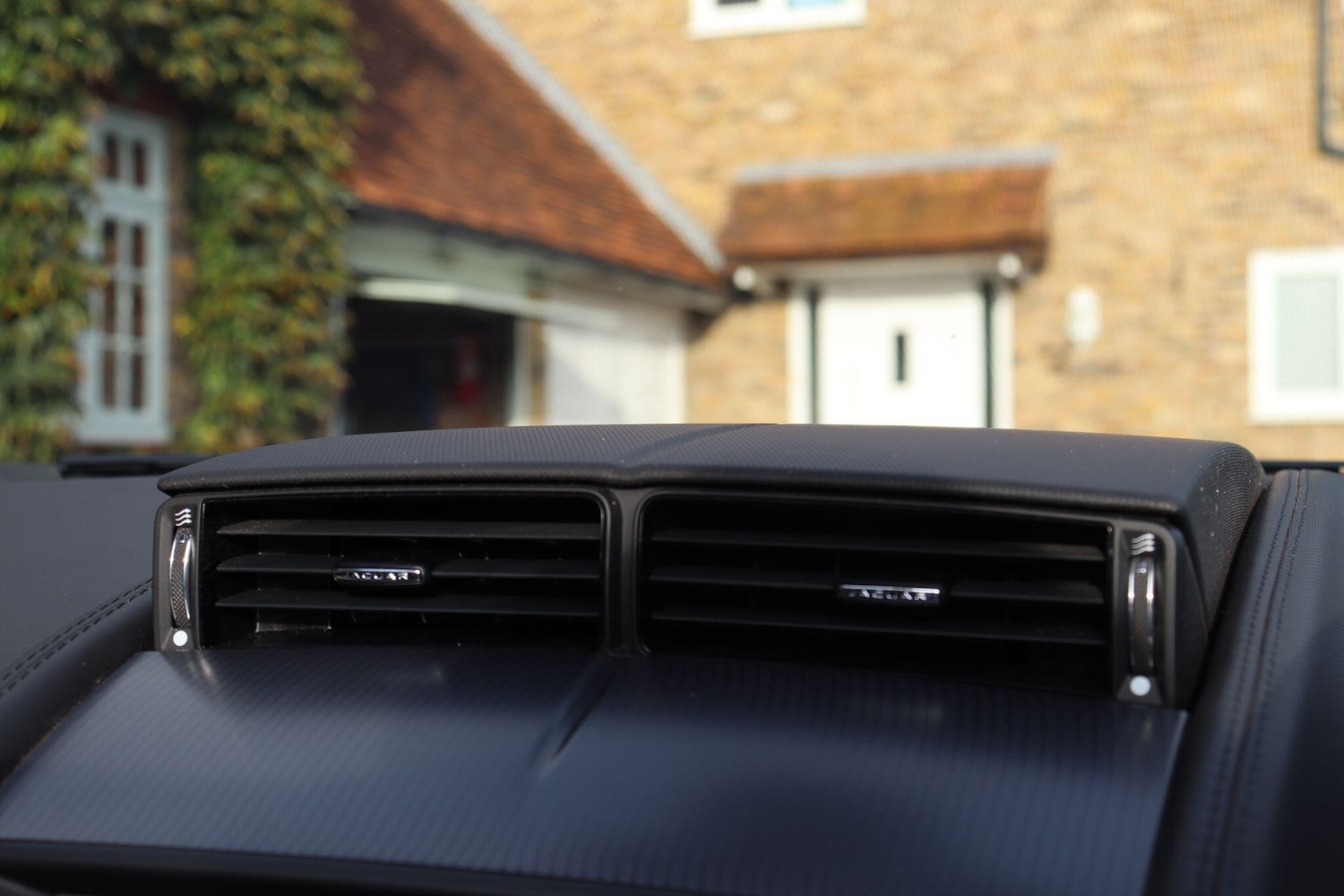 Used Jaguar F-Type 2018 for sale - 76606879: Photo 15