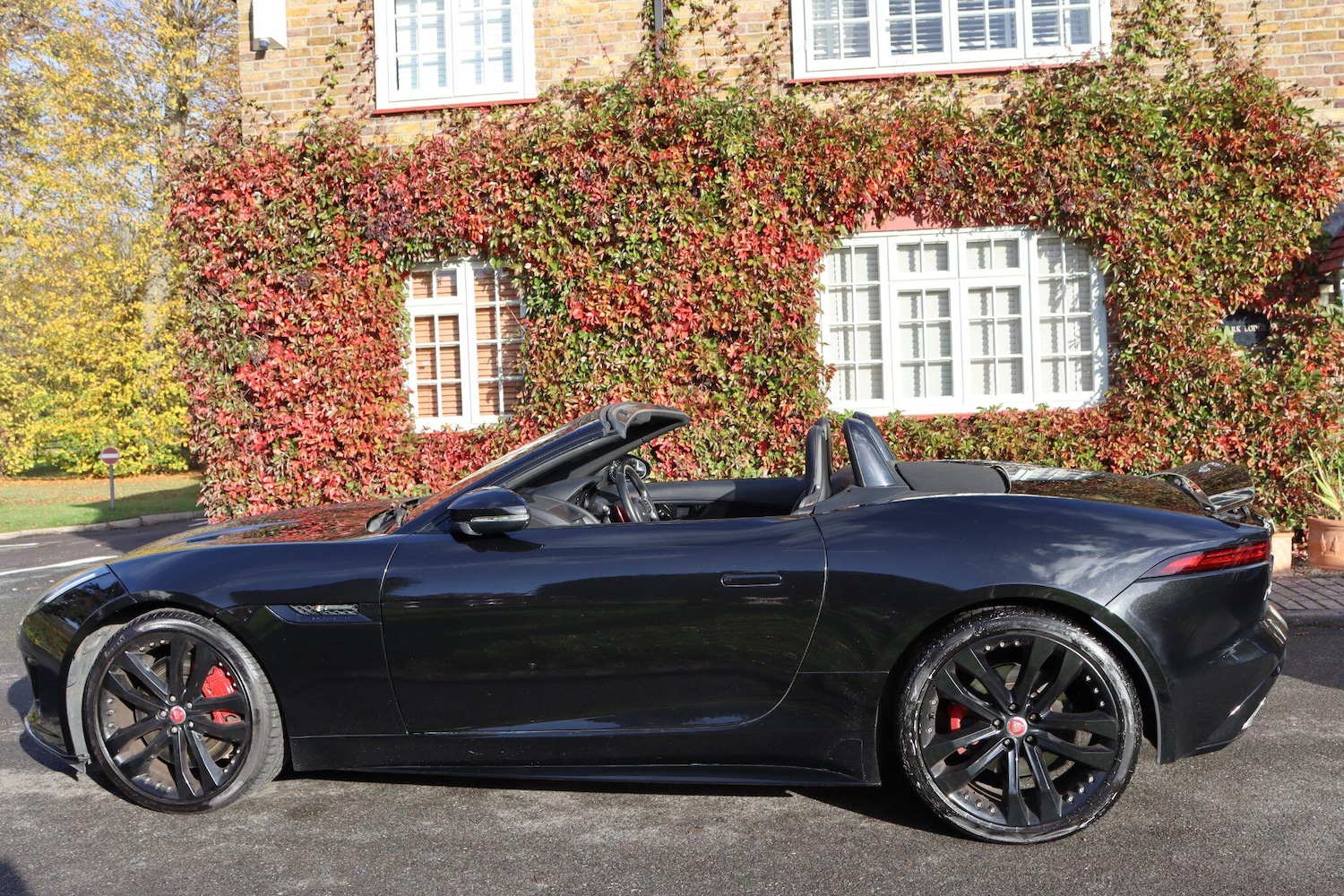 Used Jaguar F-Type 2018 for sale - 76606879: Photo 4