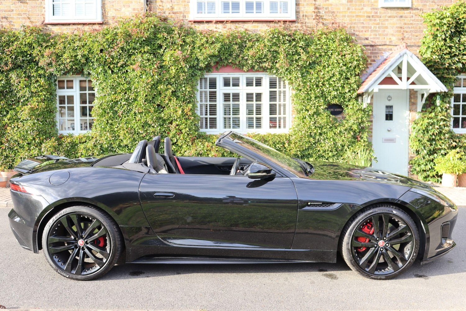 Used Jaguar F-Type 2018 for sale - 76606879: Photo 8
