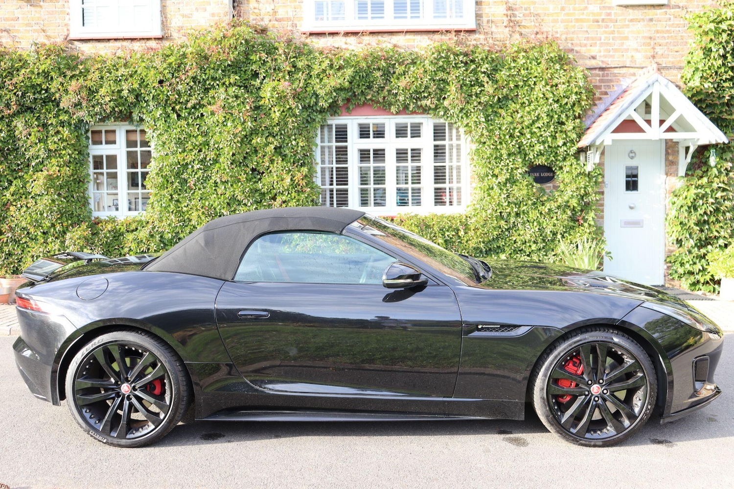 Used Jaguar F-Type 2018 for sale - 76606879: Photo 9