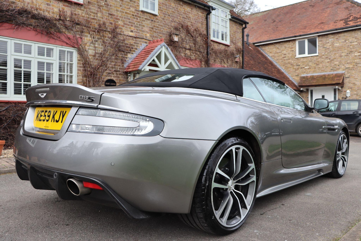 Used Aston Martin DBS 2009 for sale - 78171154: Photo 15