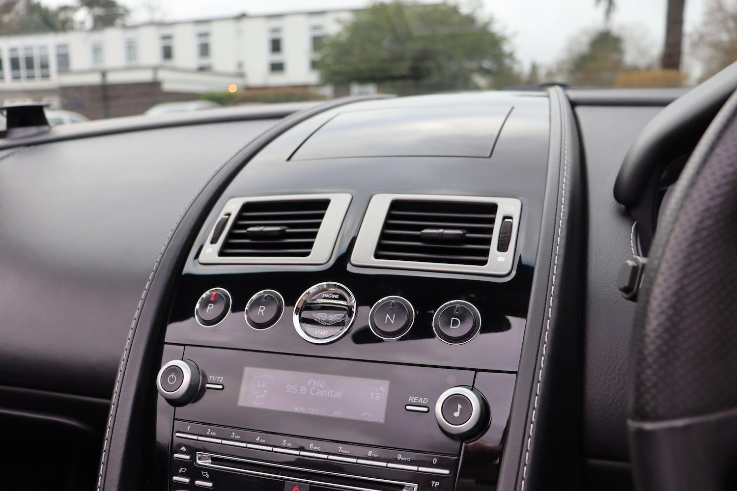 Used Aston Martin DBS 2009 for sale - 78171154: Photo 27