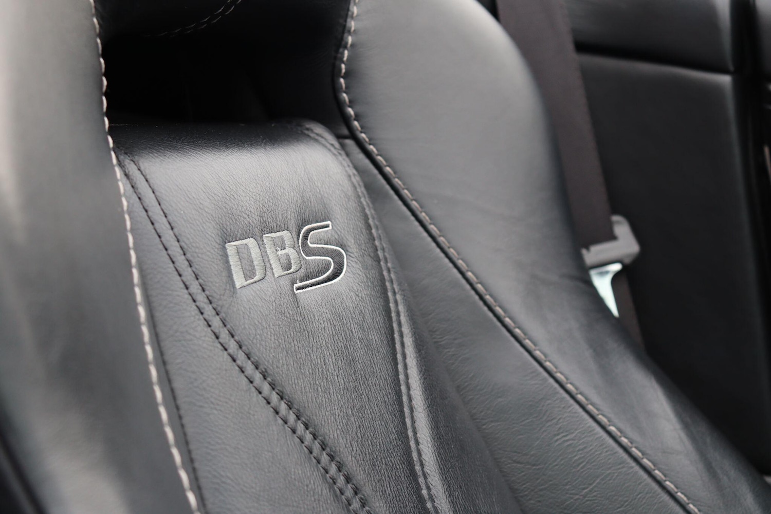 Used Aston Martin DBS 2009 for sale - 78171154: Photo 30