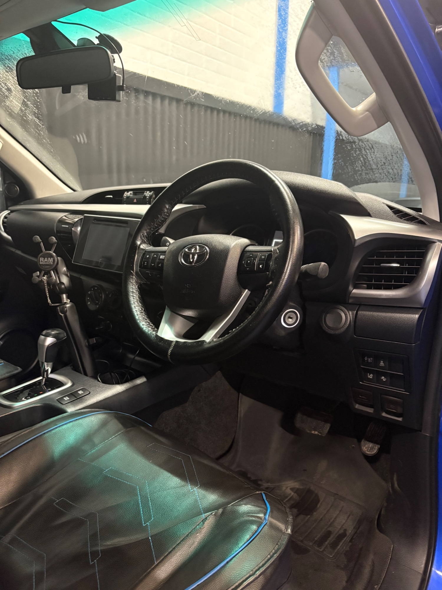 Used Toyota Hilux 2016 for sale - 75985101: Photo 9