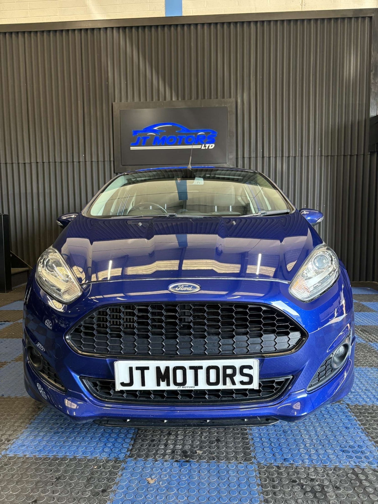 Used Ford Fiesta 2015 for sale - 77745695: Photo 2