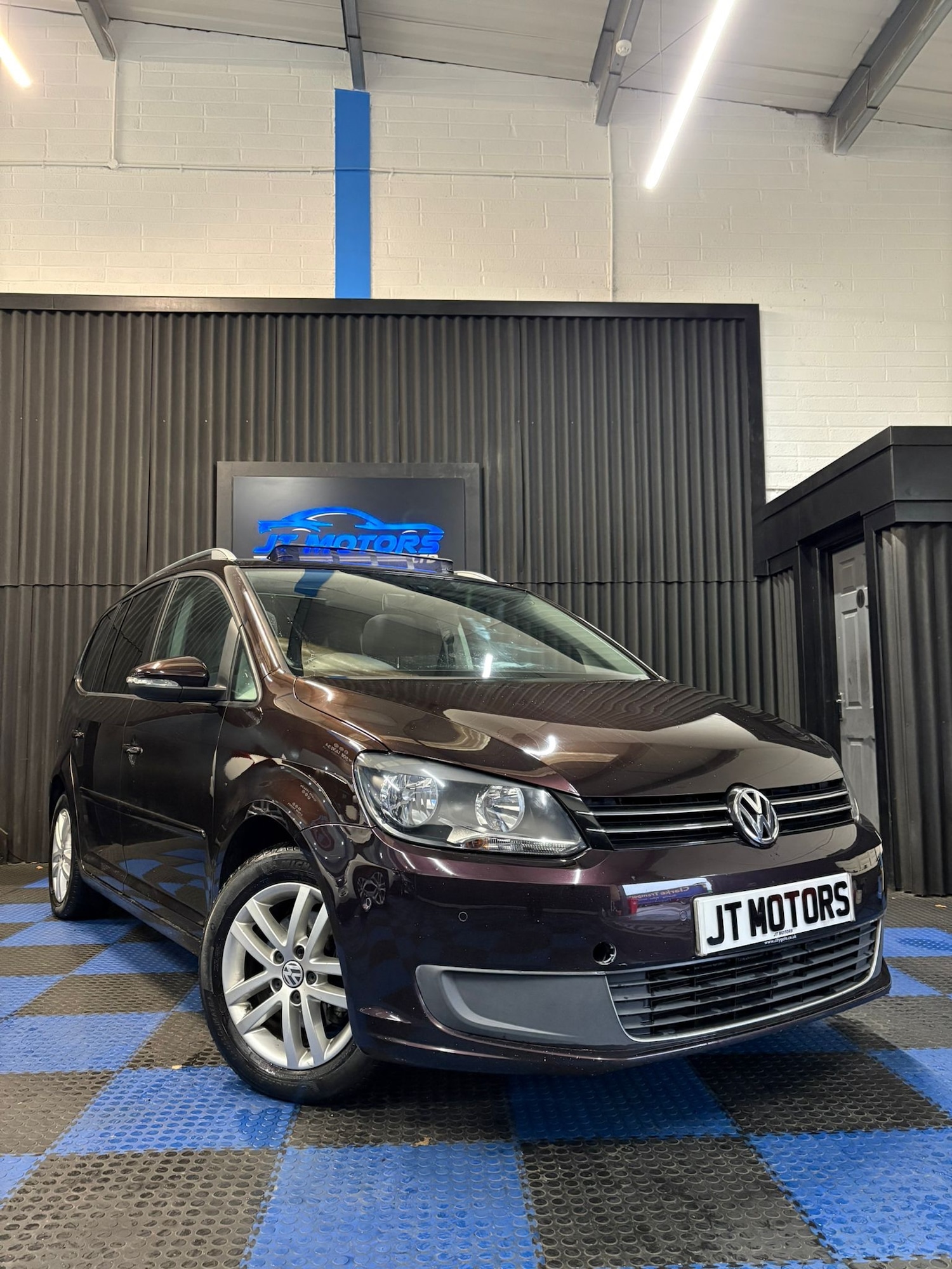 Used Volkswagen Touran 2013 for sale - 77423590: Photo 1