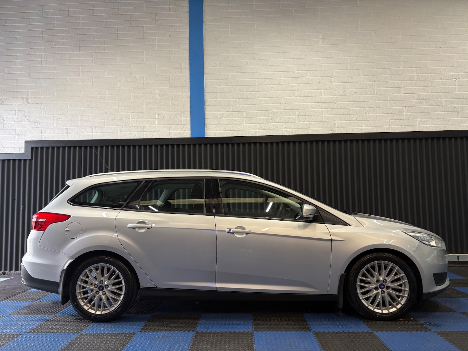 Used Ford Focus 2015 for sale - 76505549: Photo 5