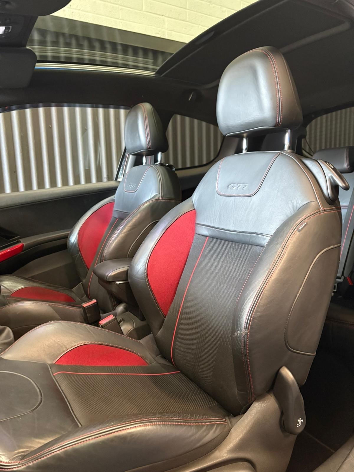 Used Peugeot 208 2013 for sale - 76627216: Photo 12