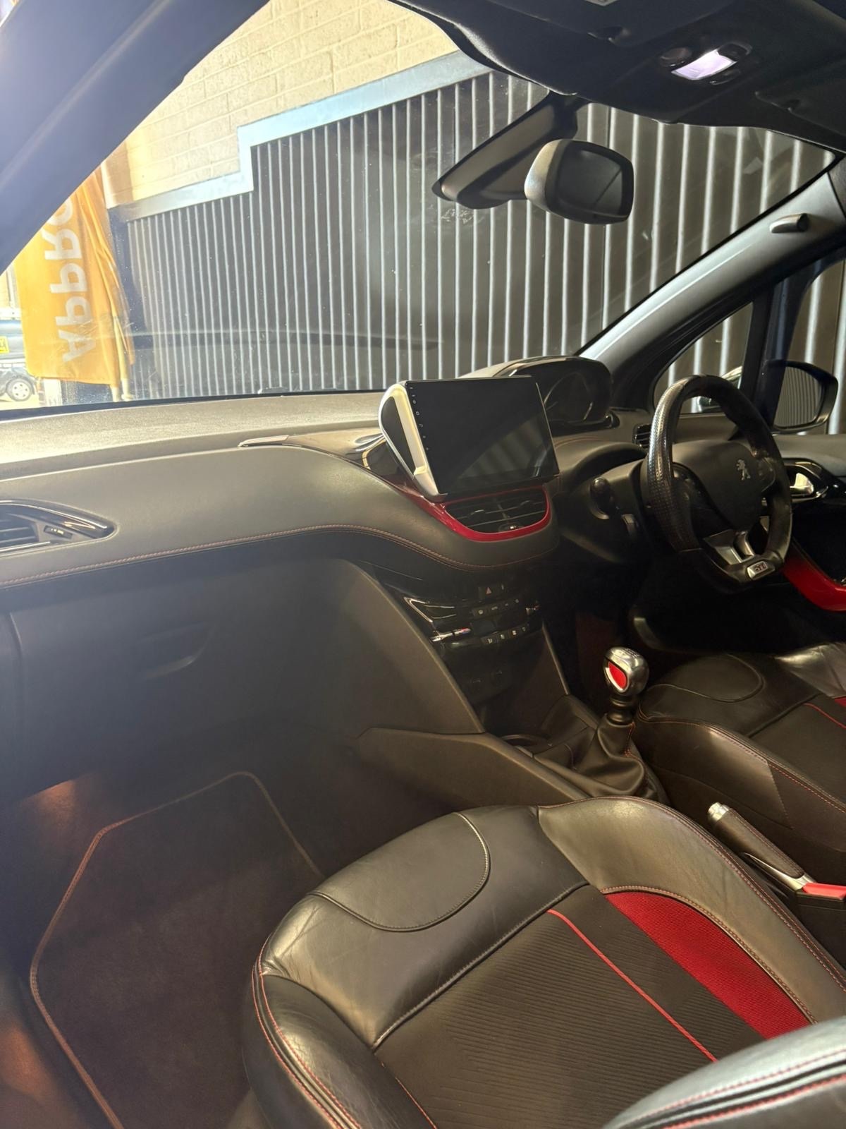 Used Peugeot 208 2013 for sale - 76627216: Photo 14