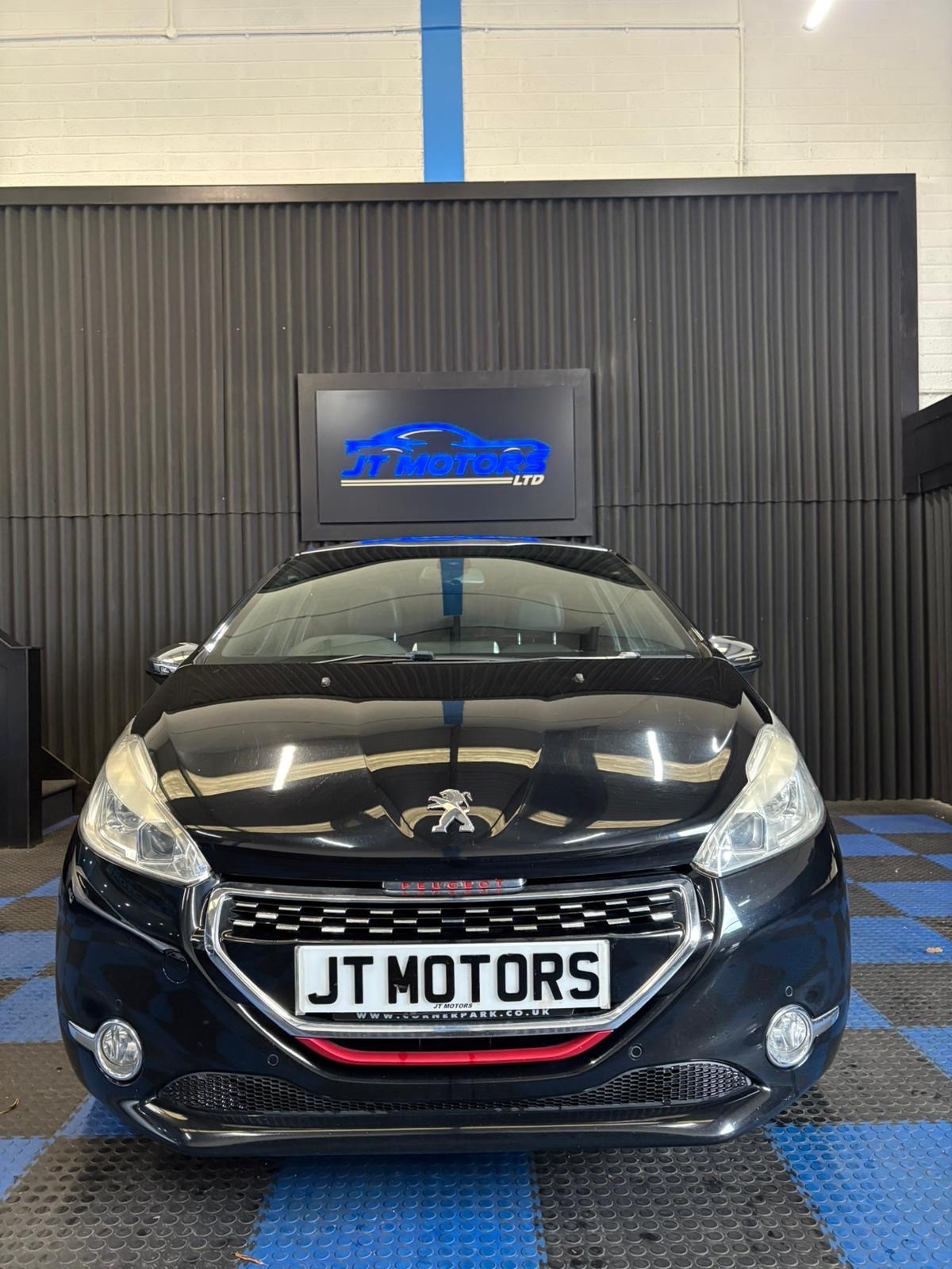 Used Peugeot 208 2013 for sale - 76627216: Photo 2