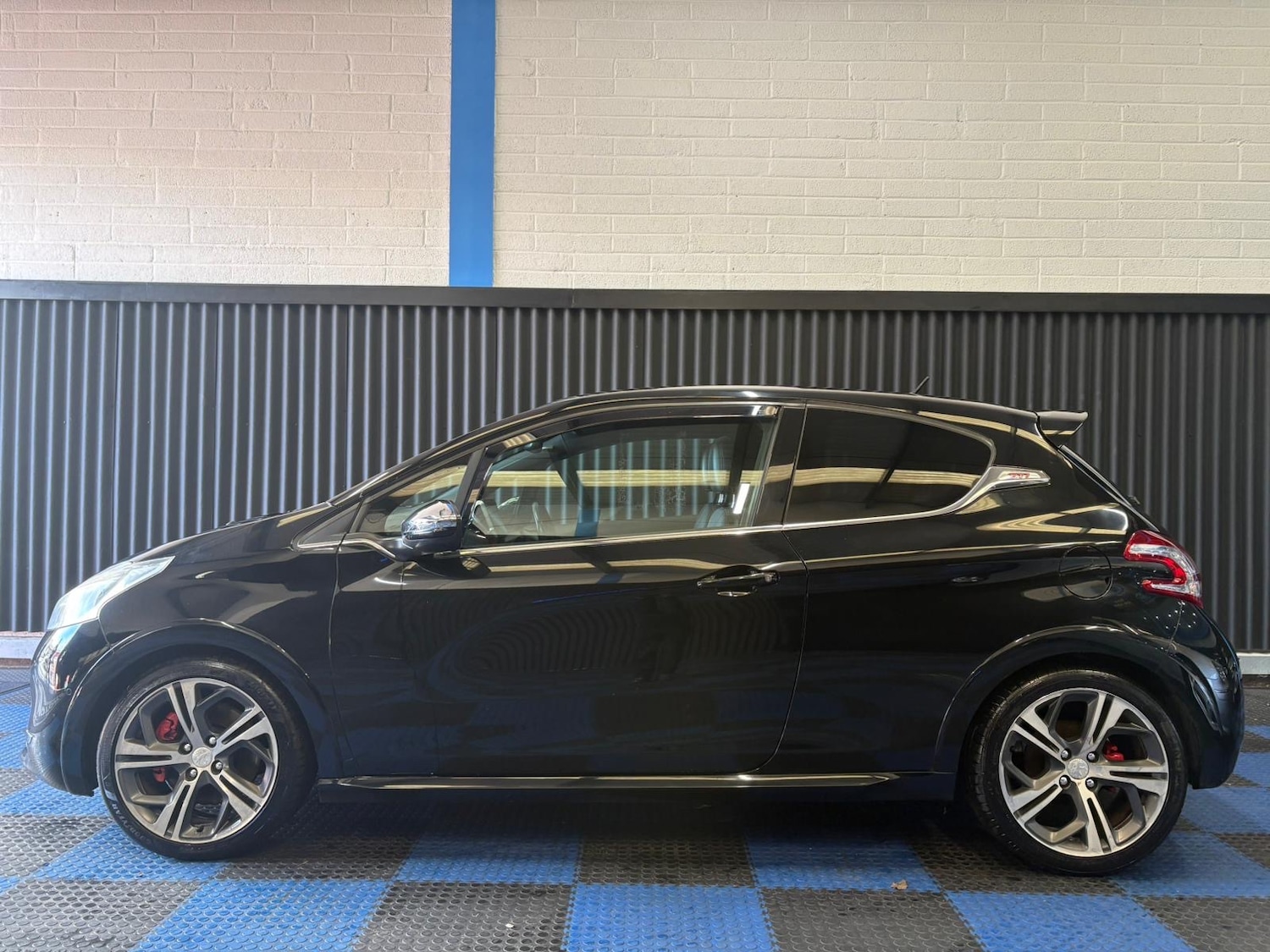 Used Peugeot 208 2013 for sale - 76627216: Photo 4