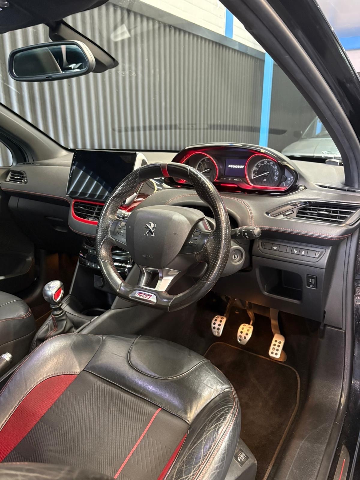 Used Peugeot 208 2013 for sale - 76627216: Photo 8