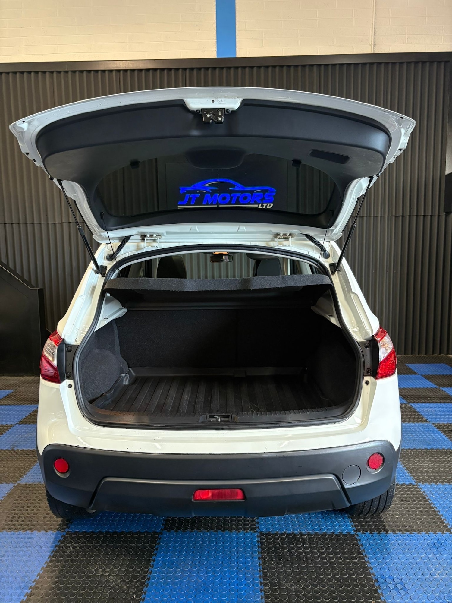 Used Nissan Qashqai 2013 for sale - 77170613: Photo 22