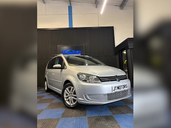 Used Volkswagen Touran 2010 for sale - 77849693: Photo