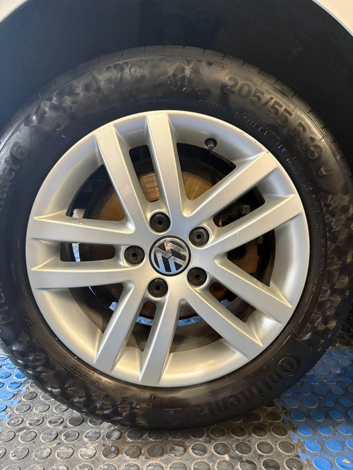 Used Volkswagen Touran 2010 for sale - 77849693: Photo 20