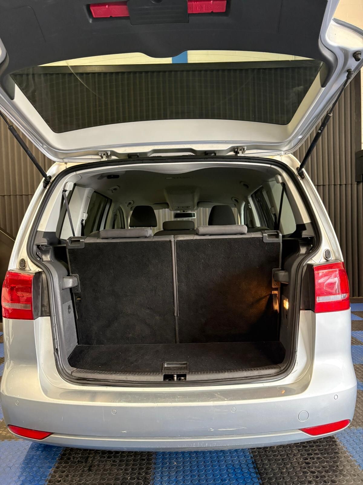 Used Volkswagen Touran 2010 for sale - 77849693: Photo 21