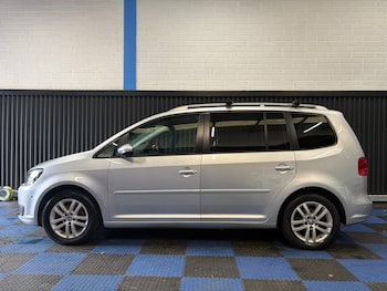 Used Volkswagen Touran 2010 for sale - 77849693: Photo
