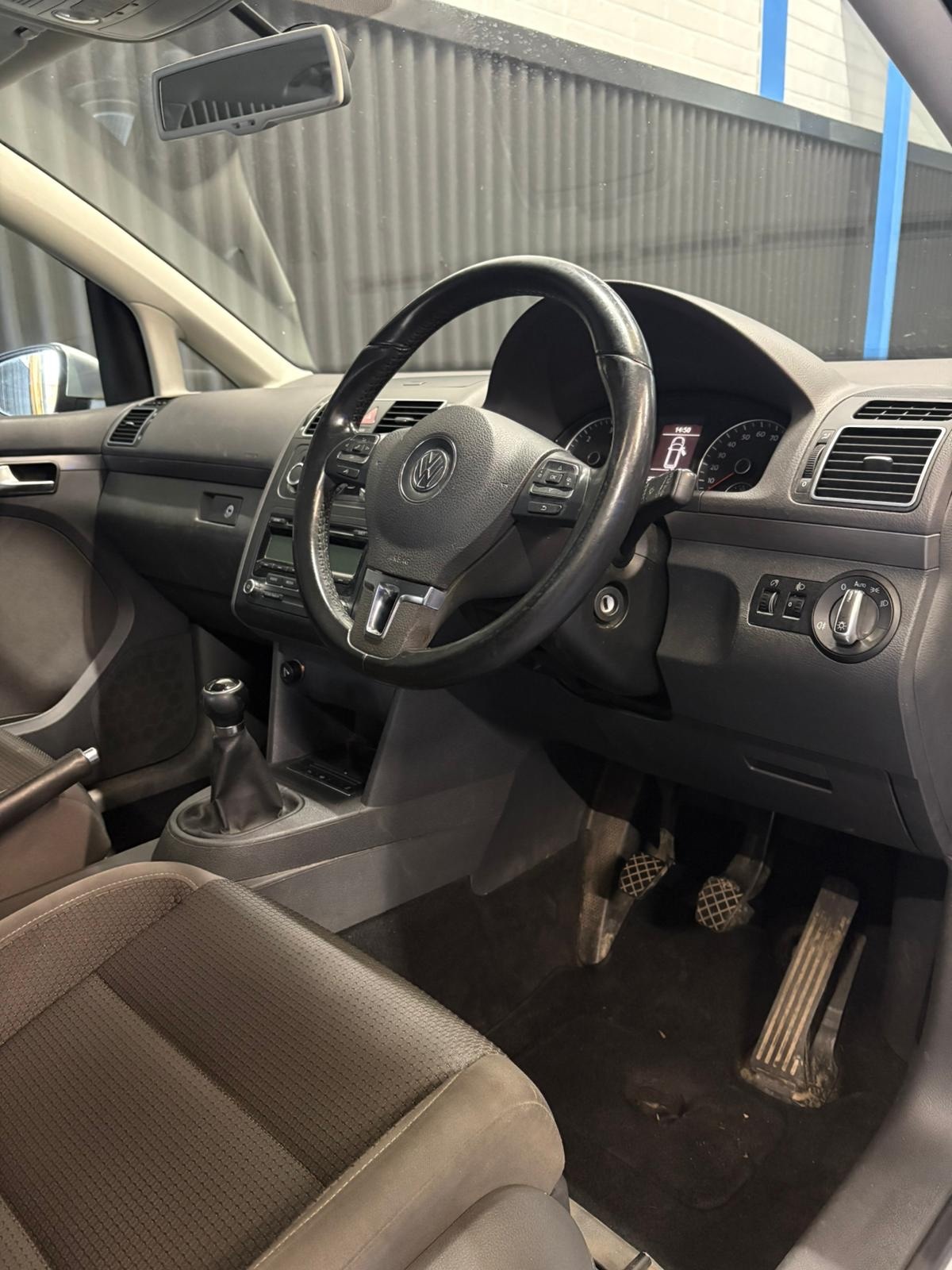 Used Volkswagen Touran 2010 for sale - 77849693: Photo 9