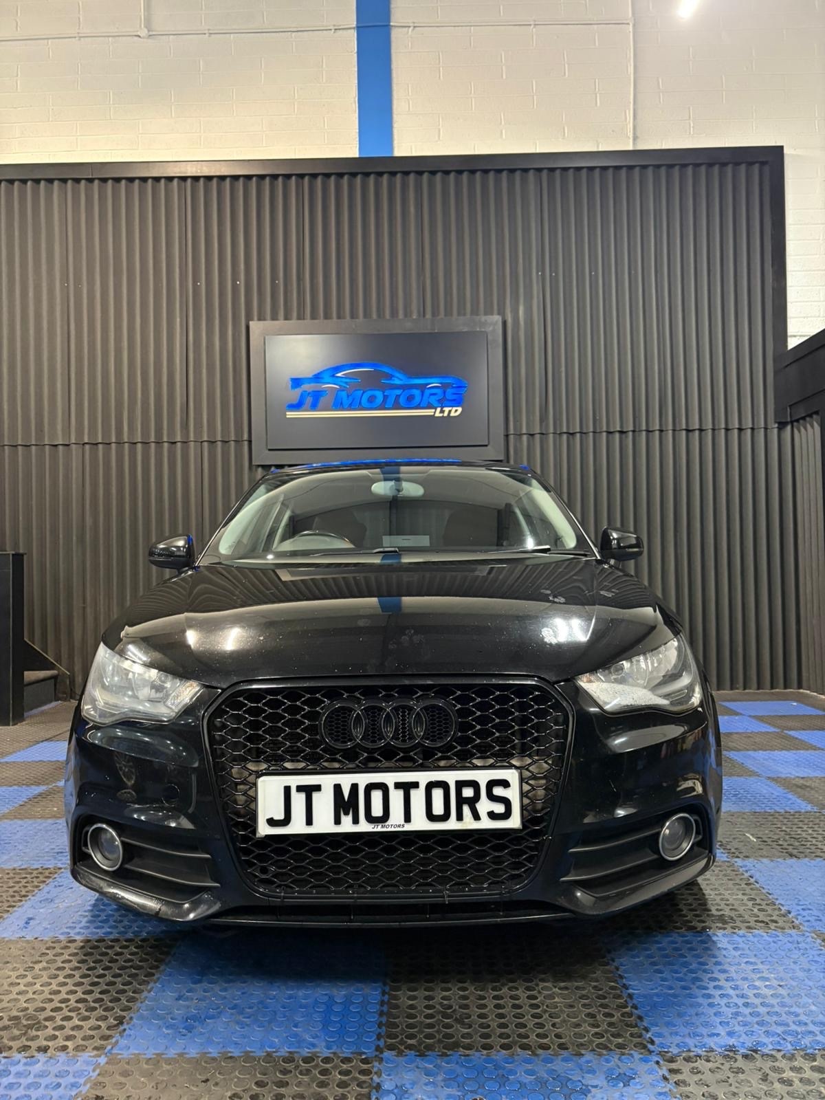 Used Audi A1 2012 for sale - 77611376: Photo 2