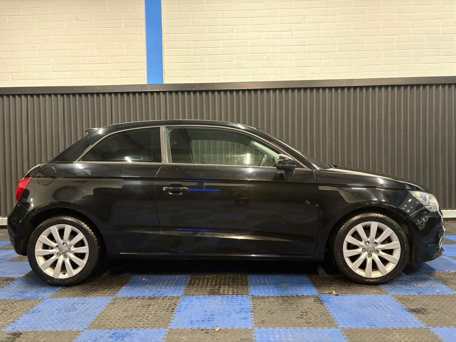 Used Audi A1 2012 for sale - 77611376: Photo 4
