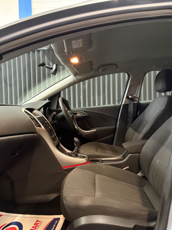 Used Vauxhall Astra 2011 for sale - 75638743: Photo 10