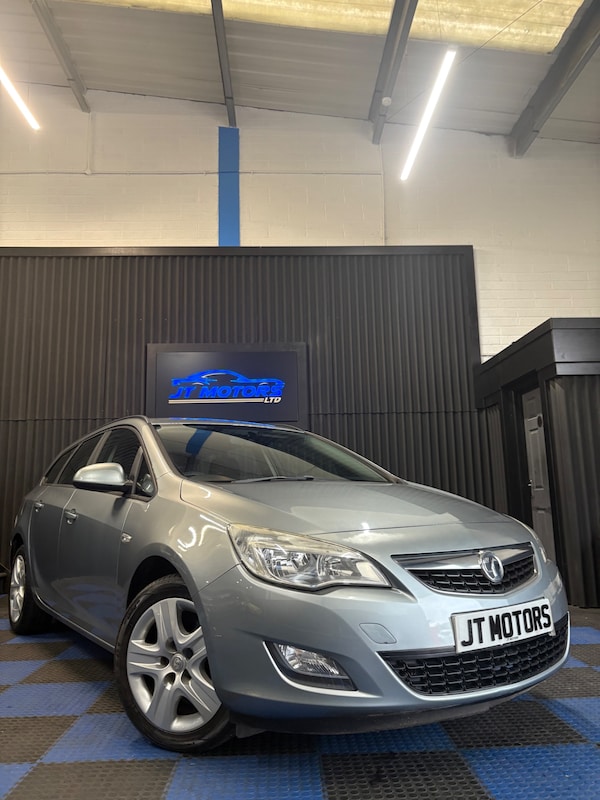 Used Vauxhall Astra 2011 for sale - 75638743: Photo 1