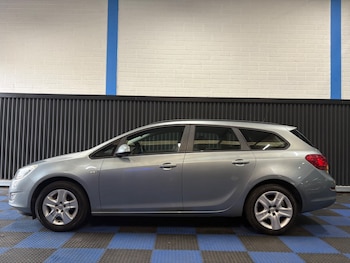 Used Vauxhall Astra 2011 for sale - 75638743: Photo