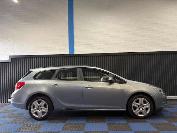 Used Vauxhall Astra 2011 for sale - 75638743: Photo 5