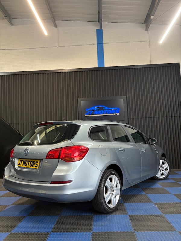 Used Vauxhall Astra 2011 for sale - 75638743: Photo 8